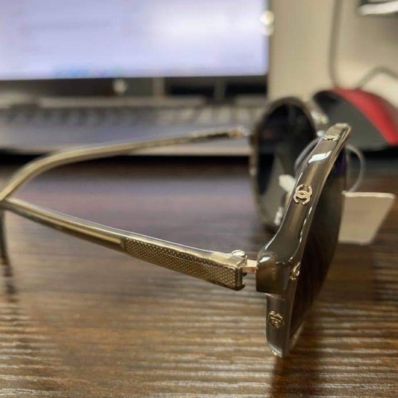 Chanel sunglasses - Picture 3 of 9